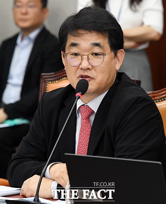 與 "민주당, 을지연습 기간에는 청문회 중단해야"