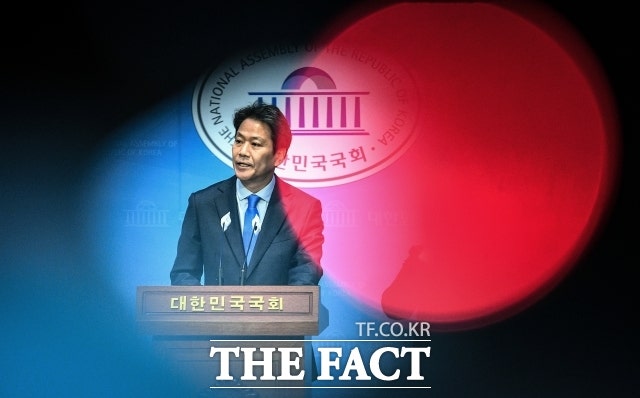 '文 전 사위 채용 특혜 <b>의혹</b>' <b>임종석</b> 내일 <b>검찰</b> 출석