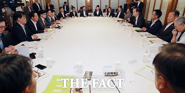 당정 "10월1일 <b>국군의 날</b>, 임시공휴일 지정 검토"