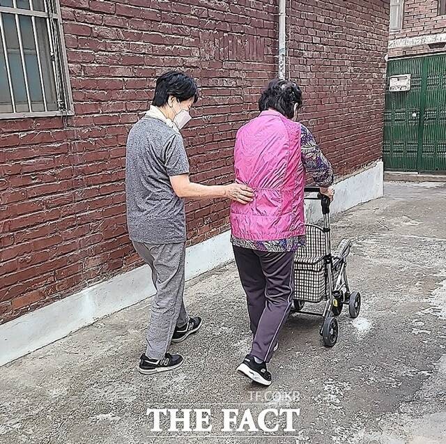 120 전화로 상담부터 기관연결까지…'<b>돌봄</b>문턱' 낮춘다