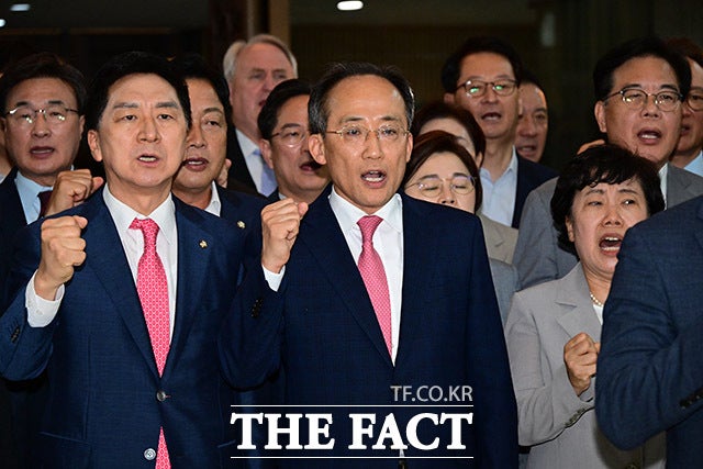 <b>추경호</b>, 與몫 <b>인권위원</b> 부결에 "민주당의 사기반칙"