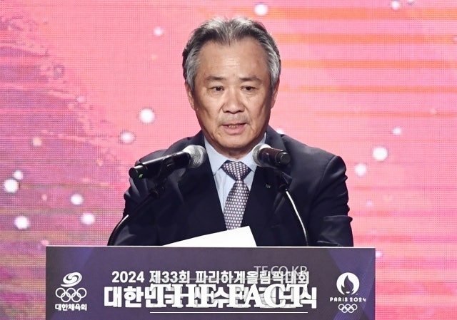 정부, 이기흥 <b>체육회</b>장 '횡령' 수사 의뢰...국감 회피 의혹도