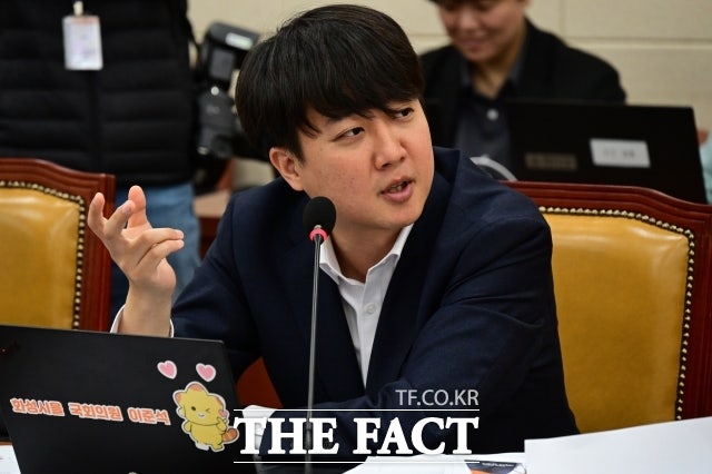 <b>이준석</b> "尹, 특정 시장·구청장 <b>공천</b> 언급…필요하면 검찰에 진술"