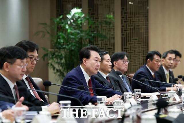 <b>대통령실</b> "美, 캐나다·<b>멕시코</b> 관세 부과 시 수출 영향 불가피"