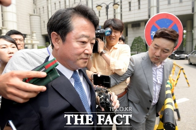 '<b>코오롱</b> 인보사 의혹' <b>이웅열</b> <b>명예회장</b>, 1심 무죄