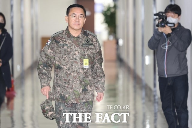 '12·3 비상계엄' 핵심 <b>여인형 전 방첩사령관 검찰</b> 출석