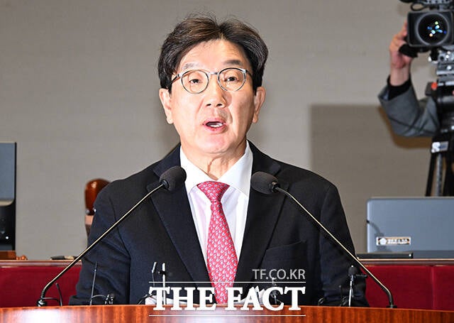 <b>권성동</b> "민주, 韓 <b>탄핵</b> 약속 어겨…보이스피싱이었나"
