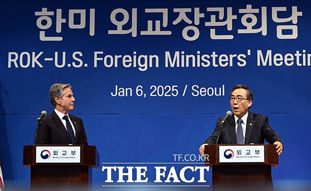 포옹한 조태열-토니 블링컨 "<b>한미</b>동맹 어떠한 공백 없음 재확인" [TF사진...