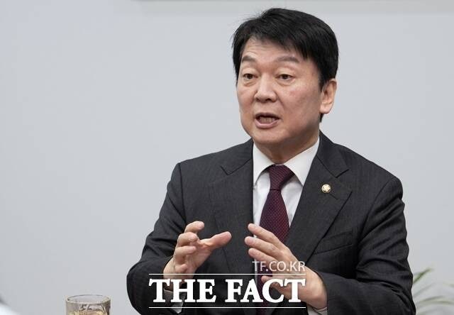 <b>안철수</b> "20조원 <b>AI</b>·<b>민생</b> 추진해야"…딥시크 쇼크 대비 주장