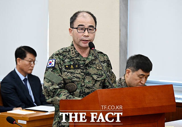 곽종근 전 특수전사령관이 4일 오전 서울 여의도 국회에서 열린 '윤석열 정부의 비상계엄 선포를 통한 내란 혐의 진상규명 국정조사 특별위원회' 전체회의에 참석해 질의에 답변을 하고 있다. /국회=배정한 기자