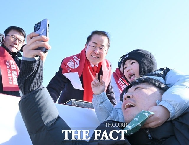 <b>홍준표</b> 대구시장 배수진…"조기<b>대선</b> 시 <b>시장직 사퇴</b>"