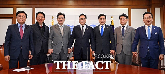 여야, <b>연금 모수개혁</b> 먼저 논의…반도체법·추경 재논의