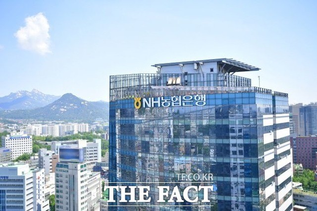 격전지 된 <b>제4인뱅</b>…<b>농협</b>은행도 <b>참전</b>