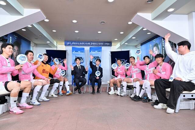 "열정의 동기는 기부"…'뽈룬티어', <b>축구</b> 레전드의 선한 영향력(종합)
