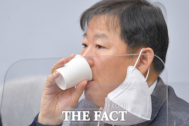 경찰, '<b>마약</b> 투약' 혐의 <b>이철규 아들</b> 부부 송치