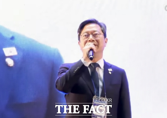 김승원 더불어민주당 경기도당위원장이 3일 수원실내체육관에서 열린 21대 대선 '진짜경기도당선거대책위원회' 출범식에서 발언하고 있다./유명식기자