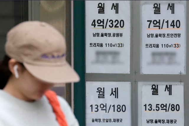 5일 대법원 등기정보광장에 따르면 올해 1분기(1월~3월) 서울에서 확정일자를 부여받은 임대차 계약 총 23만3958건 중 64.6%인 15만1095건이 월세인 것으로 파악됐다.월세 비중은 지난 2021년 46%,