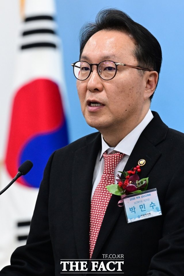 사진은 지난 1월 7일 박민수 보건복지부 제2차관이 서울 서초구 대한약사회 강당에서 열린 '2025년 약계 신년교례회'에서 축사를 하는 모습./남윤호 기자