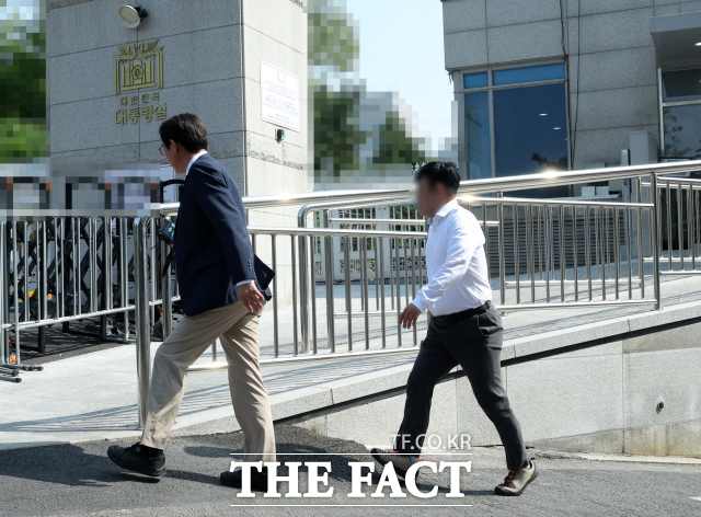 해병대 채모 상병 수사 외압 의혹을 수사하는 고위공직자범죄수사처(공수처)가 대통령실 압수수색을 진행했다.고위공직자범죄수사처(공수처) 관계자들이 해병대 채상병 사망 의혹 사건과 관련 국가안보실과 대통령 비서실을 압수