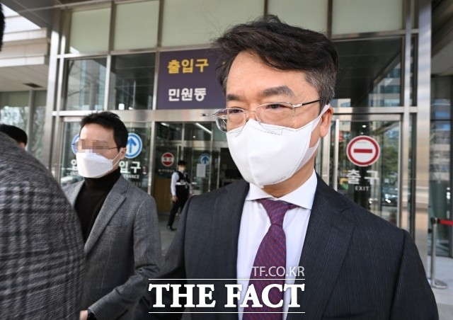 경찰, '공금 유용 혐의' <b>박현종 전</b> bhc <b>회장</b> 검찰 송치