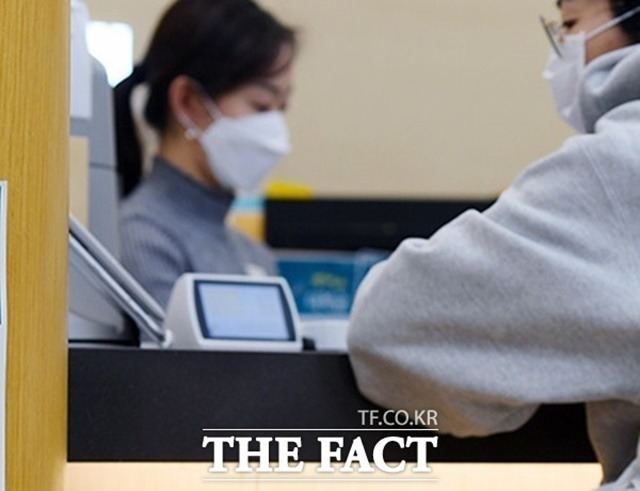 금융당국이 기존 5000만원으로 묶인 예금자보호법을 9월부터 1억원으로 상향 조정하는 계획을 공식화했다./더팩트 DB