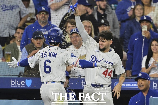 LA 다저스 <b>김혜성</b>, 역사적 MLB 첫 <b>홈런</b>...5회 동점 솔로포