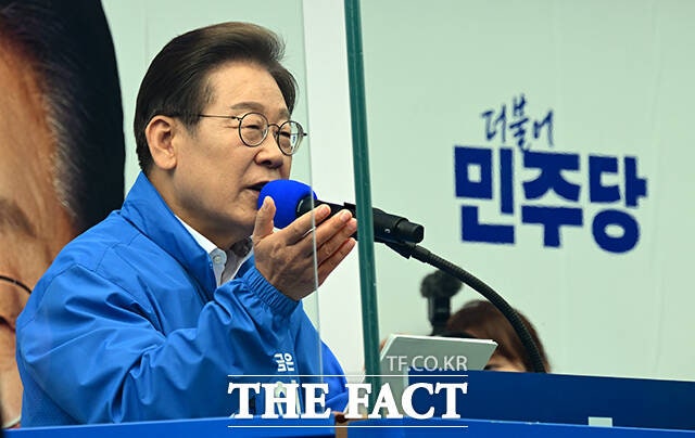 <b>민주</b>, '비법조인 <b>대법관</b>' <b>법안</b> 논란 끝에 <b>철회</b> 지시