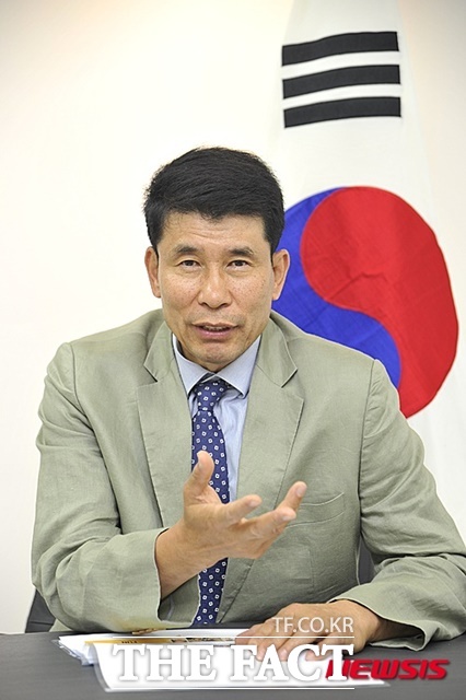 '한국 <b>남자배구</b>의 <b>전설</b>' <b>장윤창</b>, 지병으로 <b>별세</b>...향년 65세