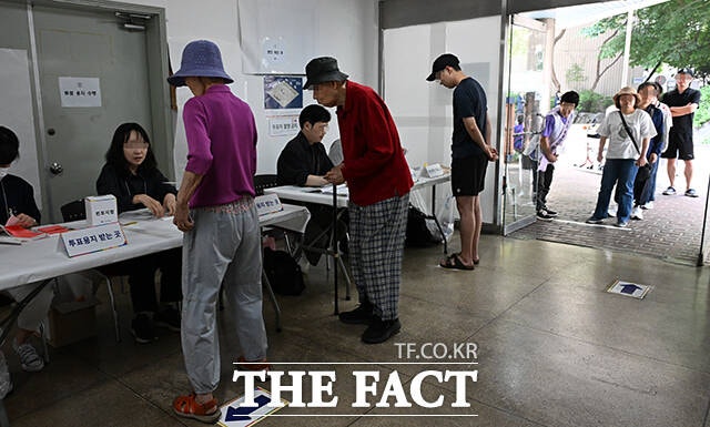 [6·3 <b>대선</b>] 28년 만에 80% 돌파할까…오후 7시 투표율 77.8%