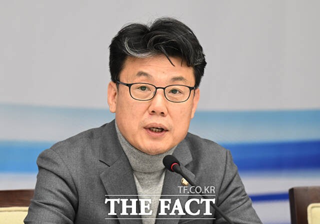 진성준 "20조~21조원 <b>추경</b> 필요, <b>전 국민 지원금</b>도 카드에 있어"