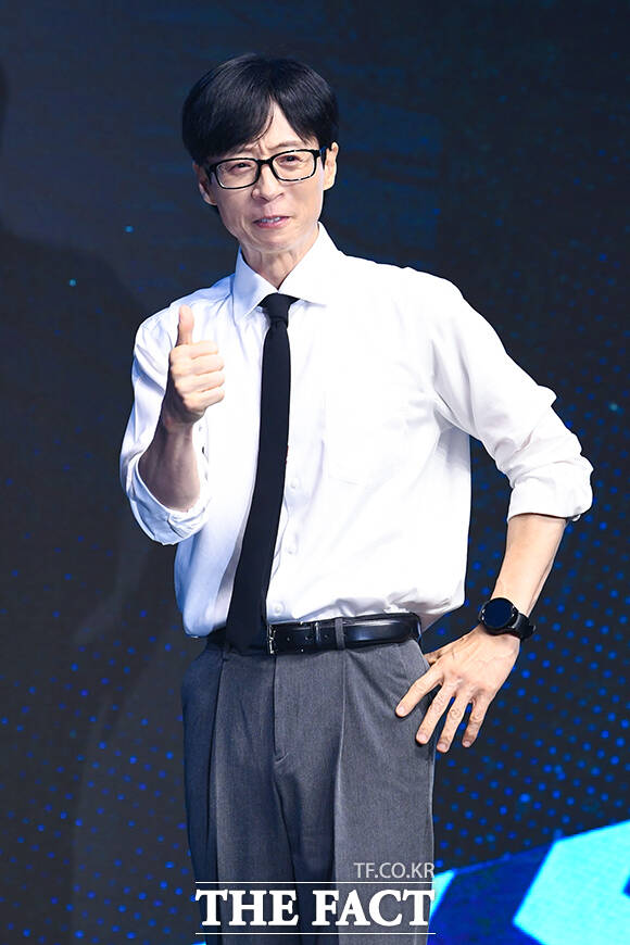 <b>유재석</b>, <b>여성청소년</b> 위해 5천만 원 <b>기부</b>…"존엄하게 성장할 권리"