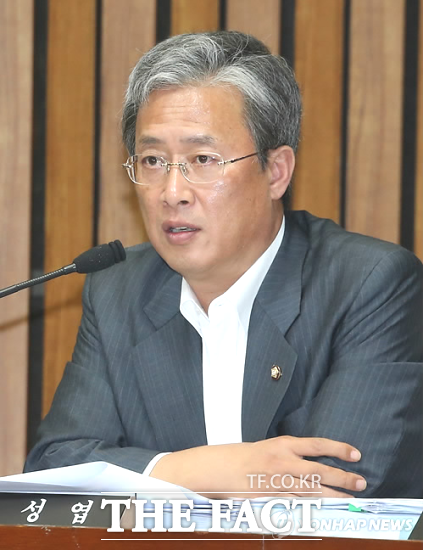 李 대통령, <b>유성엽</b> 전 의원 <b>별세</b>에 "슬픔과 <b>애도</b>"