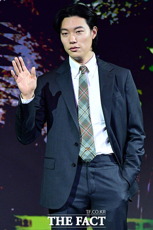 <b>류준열</b>, 송혜교·김다미와 한솥밥…<b>UAA 전속계약</b>