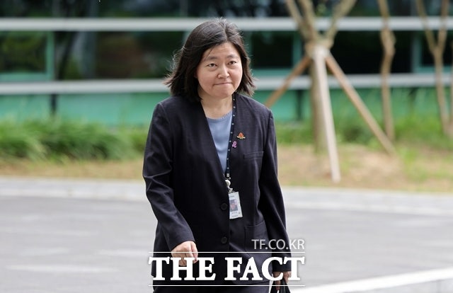 "검찰, 국민 신뢰 회복해야"…임은정·<b>김태훈</b> 동부·<b>남부지검장 취임</b> (종...