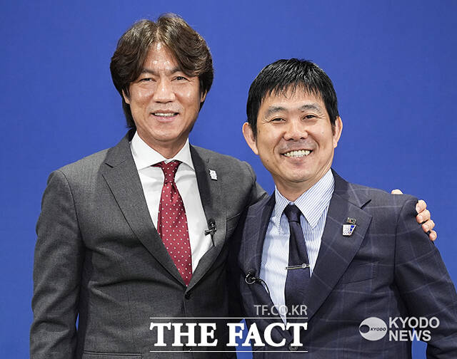 ‘J리그 추억’ 회상 <b>홍명보</b>-<b>모리야스</b>, 한일 대표팀 감독 대화
