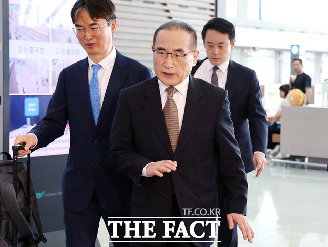<b>위성락</b> 국가<b>안보실장 방미</b> 출국…"정상회담·관세 등 현안 논의"