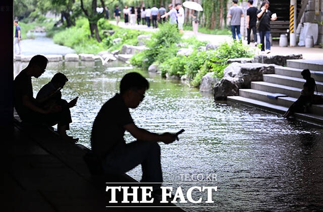 <b>서울</b>시 <b>폭염경보</b>에 대응체계 '경계' 격상