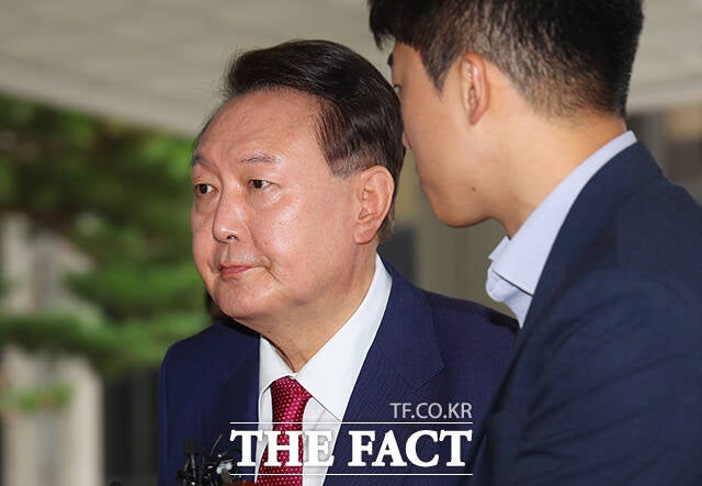 경찰, 윤석열 <b>구속심사</b> 대비 2000명 배치…"불법폭력 <b>무관용</b>"