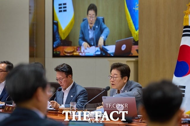 李 대통령, <b>해외원조</b>사업 <b>점검</b> 지시…"납득가지 않는 사업 많아"
