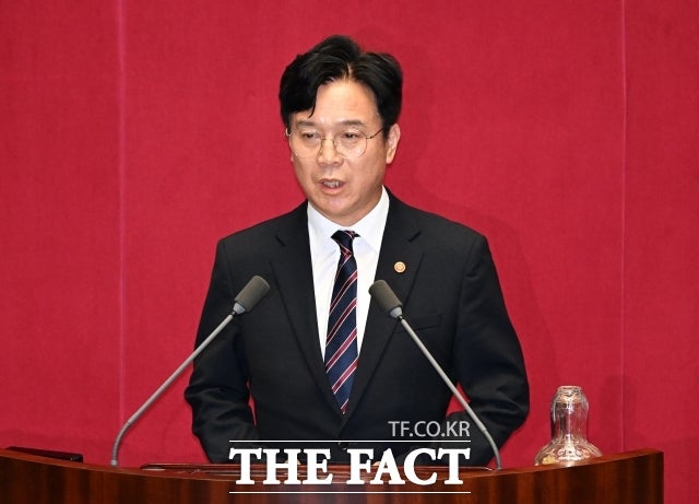 <b>김영훈</b> 고용부 <b>장관</b> "<b>산업안전</b> 감독 300명 신속히 증원"