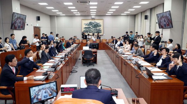 1년여 만에 구성된 윤리 <b>특위</b>…'정쟁 기구' 전락 우려