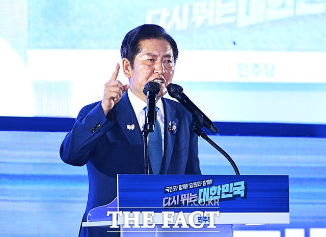 <b>정청래</b> "난 이춘석 조치…국힘, 권성동·추경호 강력 조치하라"