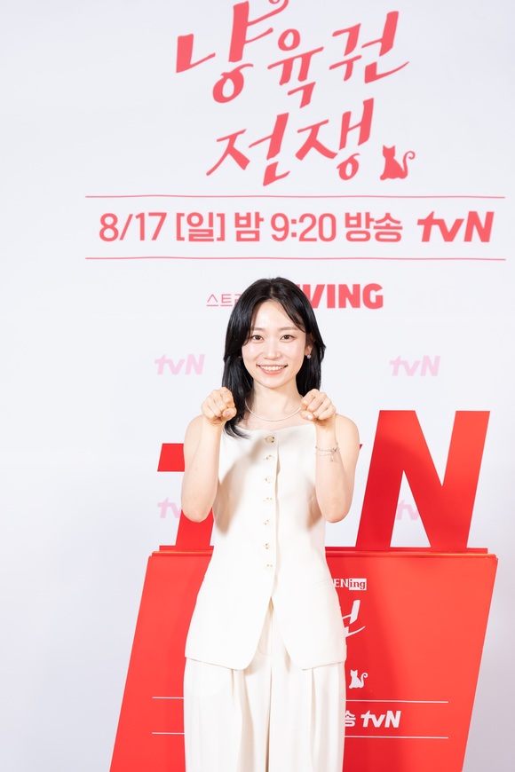"'시성비' 좋은 단막극"…'O’PENing 2025', '<b>냥육권 전쟁</b>'으로 포문(종합...