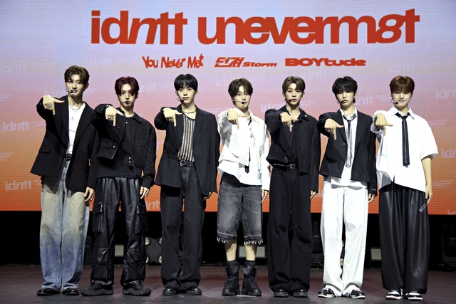 아이덴티티 <b>유네버멧</b> "우린 뷔페같은 그룹…<b>빌보드</b>가 <b>목표</b>"(종합)