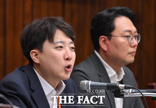 '공천개입 의혹' <b>이준석</b>, 김건희특검 출석…압수물 <b>포렌식</b> 참여