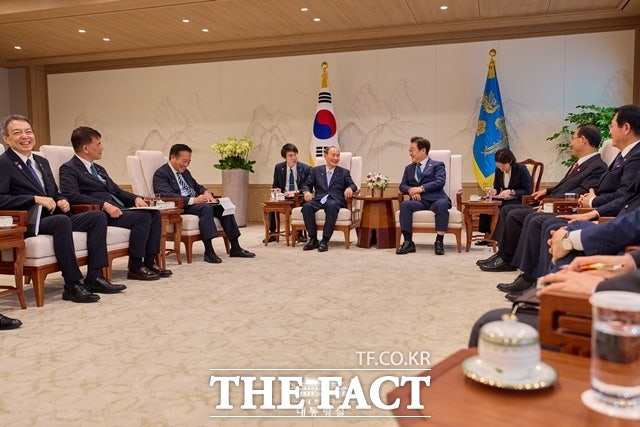 [한일 정상회담] 李 <b>대통령</b>, <b>스가</b> 전 총리·노다 입헌민주당 대표 <b>접견</b>
