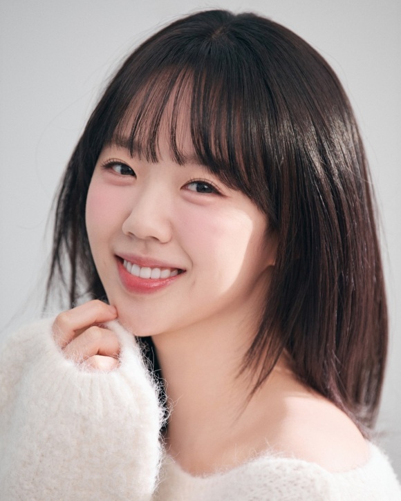<b>지예은</b>, 9월부터 <b>활동 중단</b>…건강 문제로 회복 전념