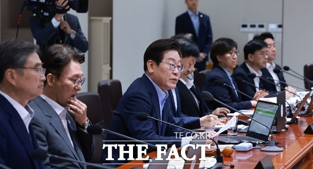李 <b>대통령</b> "<b>재정</b> 적극적 <b>역할</b> 필요한 시점"…국회에 예산안 협조 요청