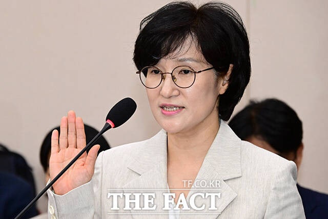 청문회 나선 <b>원민경 후보자</b> "여가부를 힘 있는 '성평등가족부'로" [TF사...