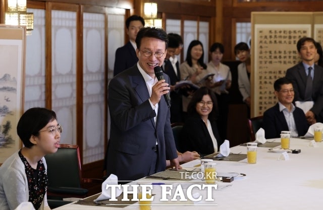 <b>김민석</b>, 발달장애인·가족 초청 오찬…'<b>템플스테이</b>' <b>지원</b> 소개